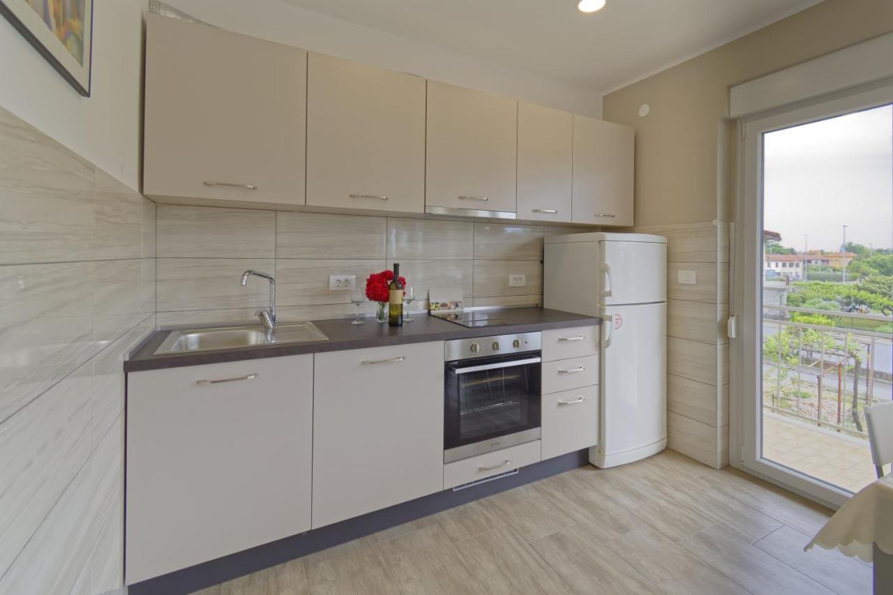 Apartment Patrik By Rent Istria Umag Exterior photo